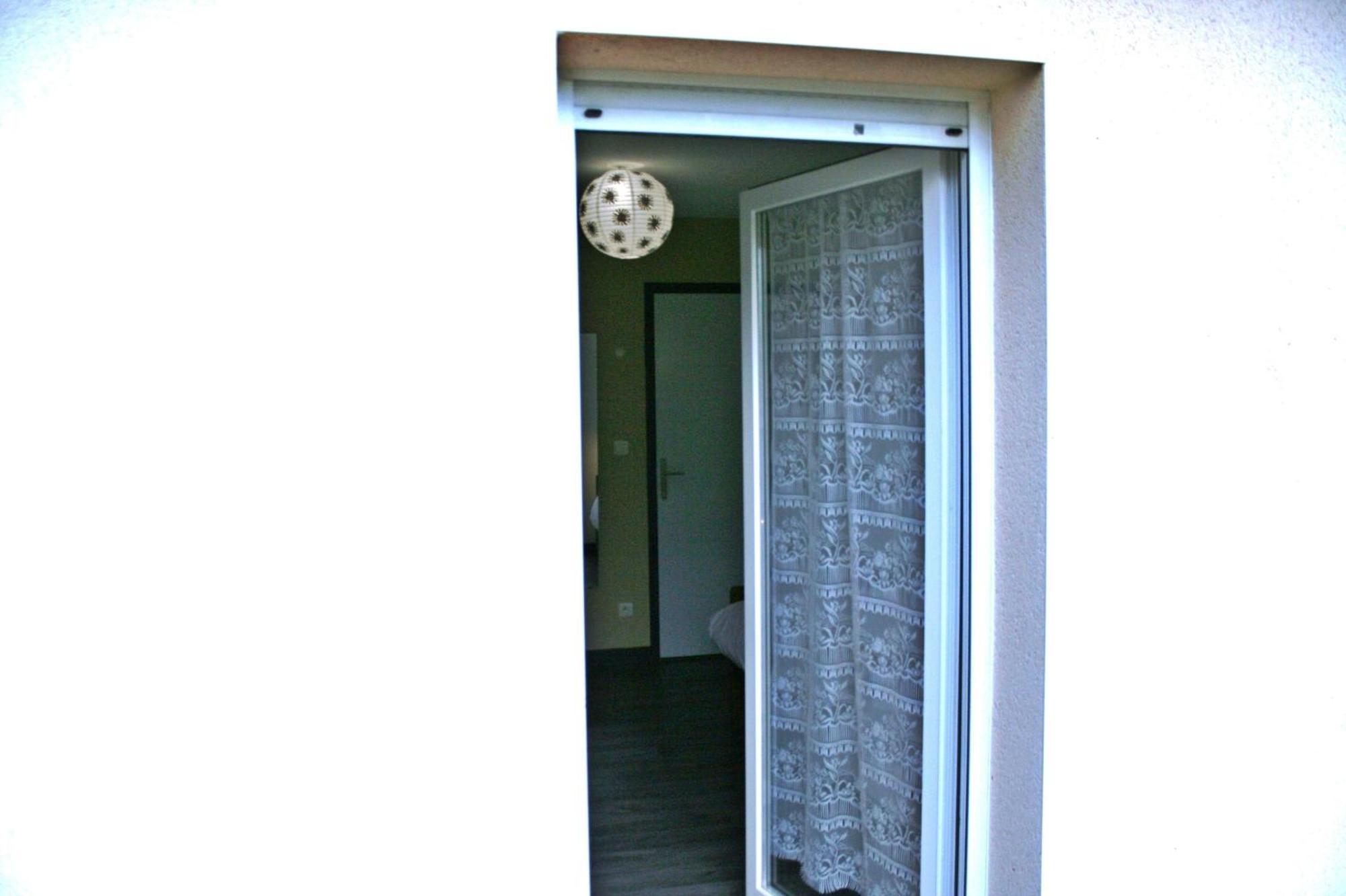 Bonabri Vacances - Chambres D'Hotes Chazelles  Екстериор снимка